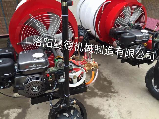 自(zi)走(zou)式風送打藥機